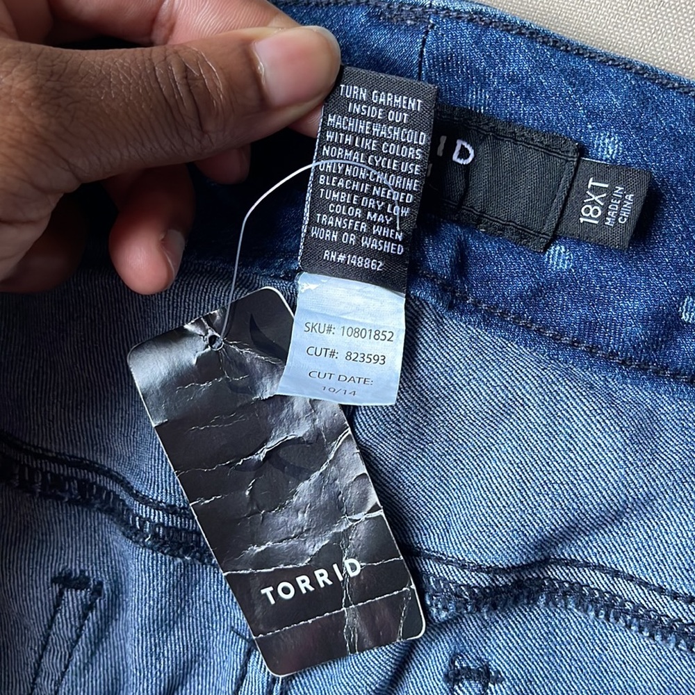 Torrid Medium Blue Dot Print Jeans 18XT - Picture 9 of 10